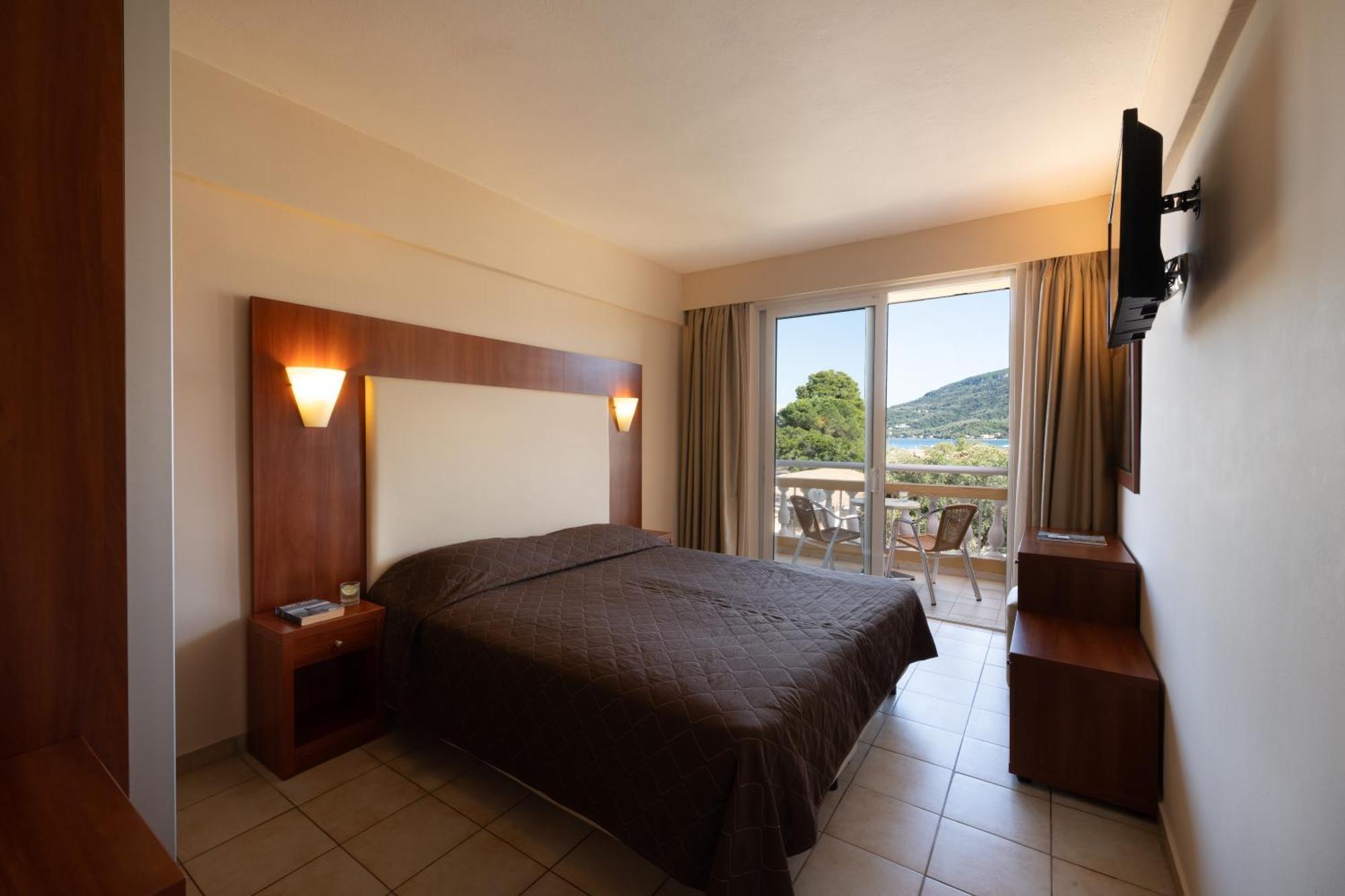 Messonghi Beach Holiday Resort Moraitika Exterior foto