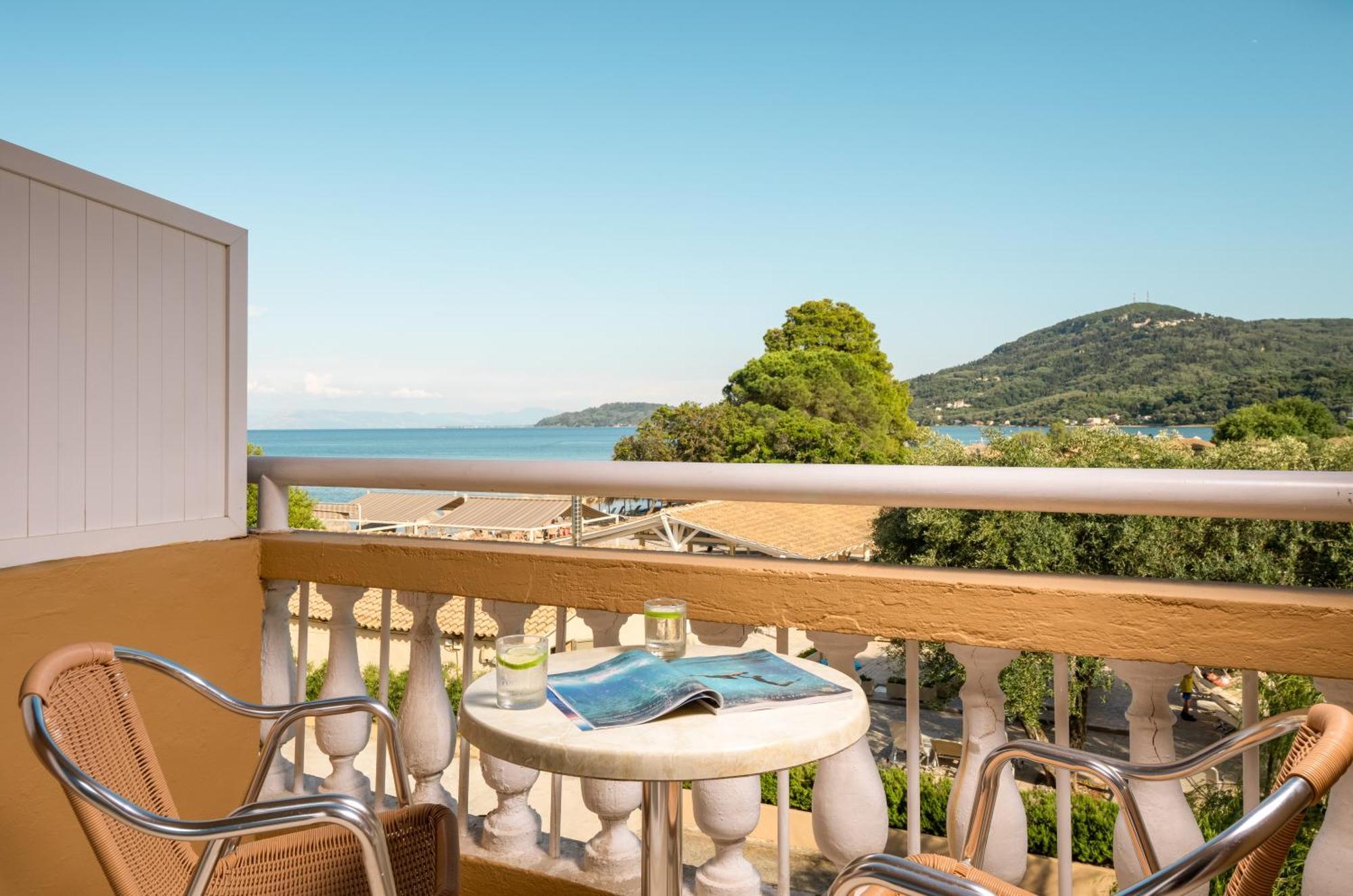 Messonghi Beach Holiday Resort Moraitika Exterior foto