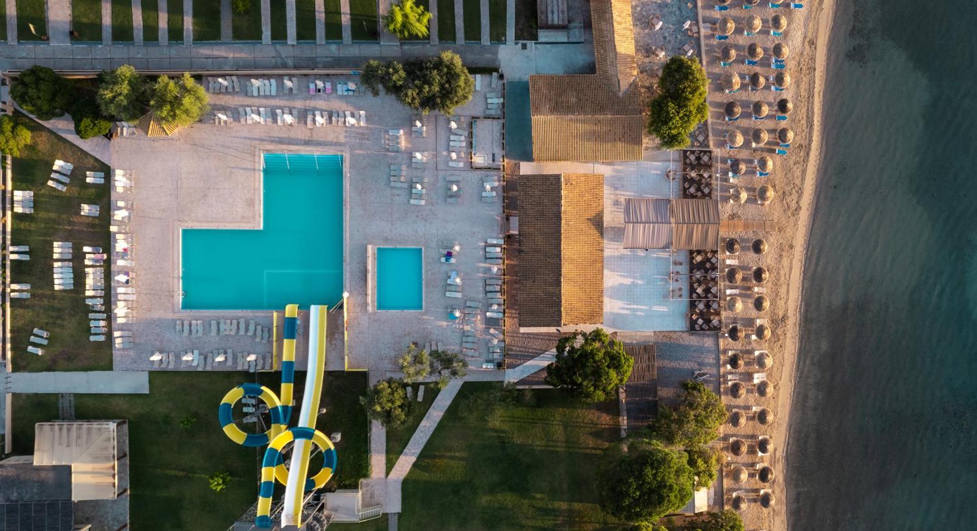 Messonghi Beach Holiday Resort Moraitika Exterior foto