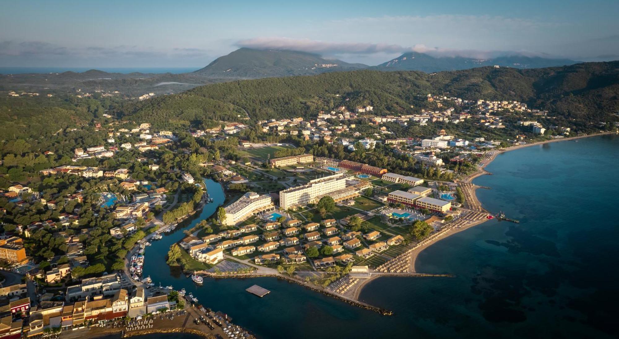 Messonghi Beach Holiday Resort Moraitika Exterior foto